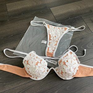 Shein Large Underwire Bikini Swimwear Set White Flowers on Beige Background